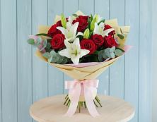 Букет цветов из:  Лилии и Розы в Пушкинские Горы