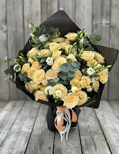 Букет цветов из:  Розы и Лизиантусы в Пушкинские Горы