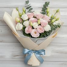 Букет цветов из:  Лизиантусы в Пушкинские Горы