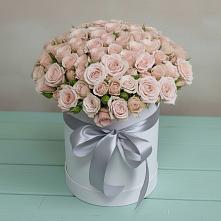 Цветочная композиция из Розы в шляпной коробке в Пушкинские Горы