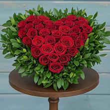 Цветочная композиция из Розы в виде сердца в Пушкинские Горы