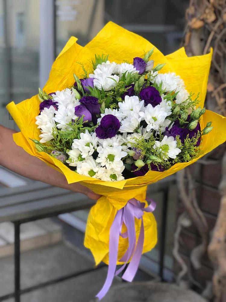 Букет цветов из: Ирисы, Хризантемы и Ромашки в Пушкинские Горы