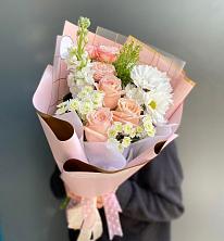 Букет цветов из:  Хризантемы и Розы в Пушкинские Горы