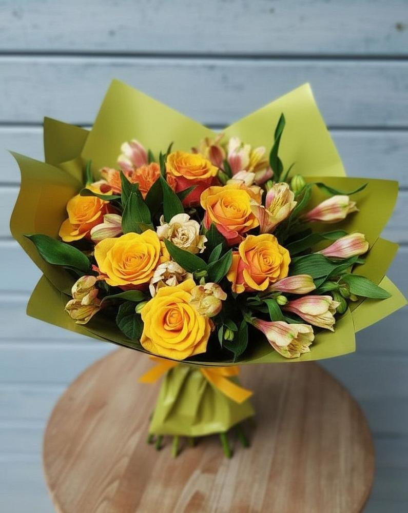 Букет цветов из: Альстромерии и Розы в Пушкинские Горы