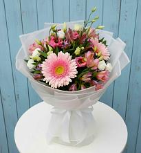 Букет цветов из:  Герберы, Альстромерии и Лизиантусы в Пушкинские Горы