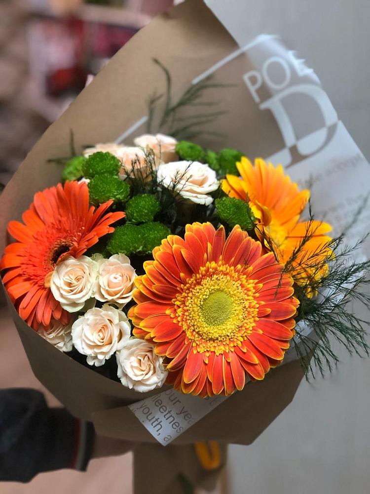Букет цветов из: Герберы, Хризантемы и Розы в Пушкинские Горы