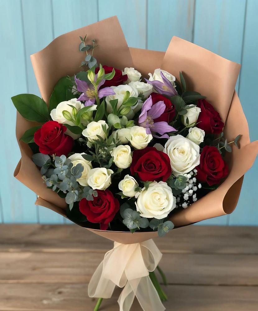 Букет цветов из: Розы и Альстромерии в Пушкинские Горы