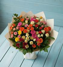 Букет Микс из разноцветных кустовых роз в Пушкинские Горы